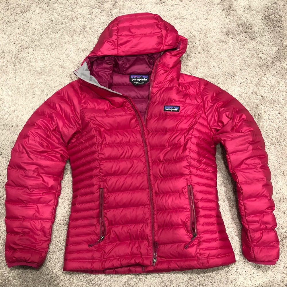 Patagonia Women’s pink sweater down hoody size m
